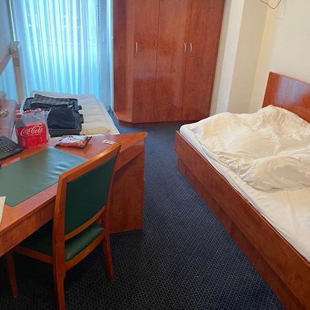 Hotel Merkenich ケルン エクステリア 写真