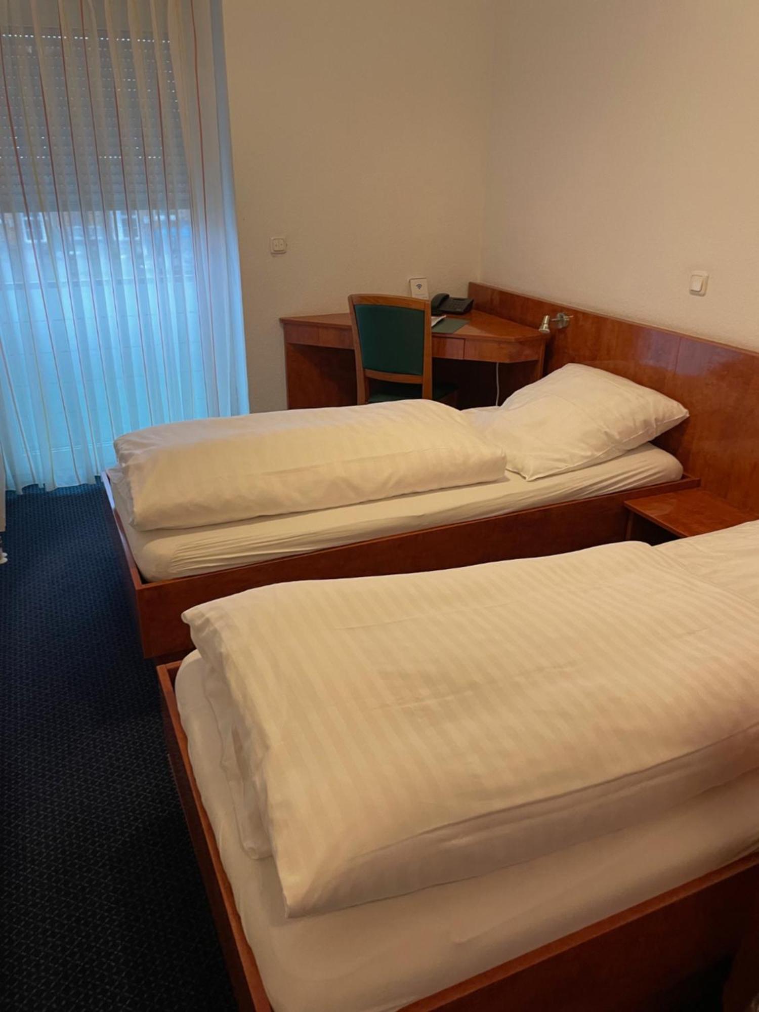 Hotel Merkenich ケルン エクステリア 写真
